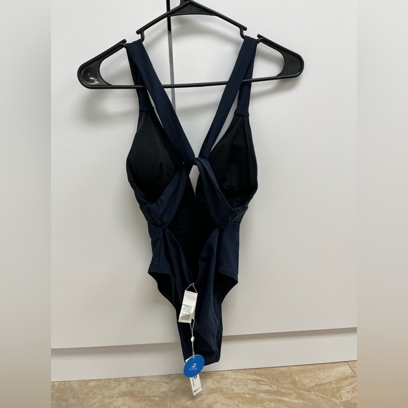 Bikini - Picture 3 of 4